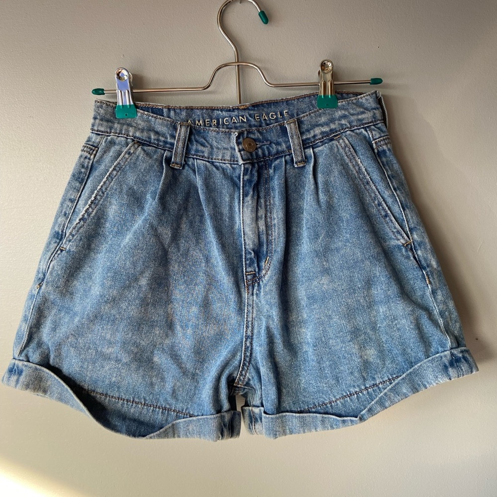 American Eagle Light Wash Denim Mom Shorts